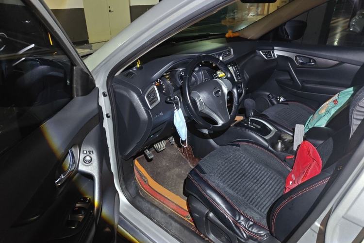 Used Nissan X-Trail 2014 2.0L CVT Comfort Edition 2WD Driver Seat