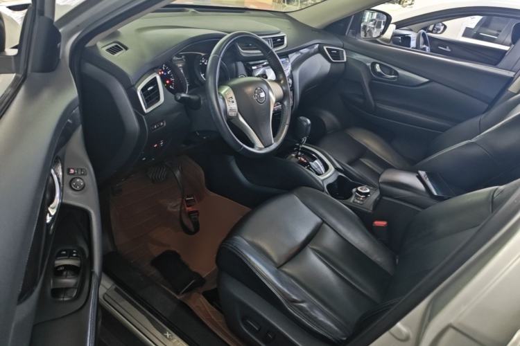 Used Nissan X-Trail 2014 2.5L CVT Luxury Edition 4WD Driver Seat