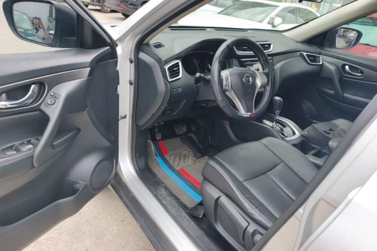 Used Nissan X-Trail 2014 2.0L CVT Comfort Edition 2WD Driver Seat
