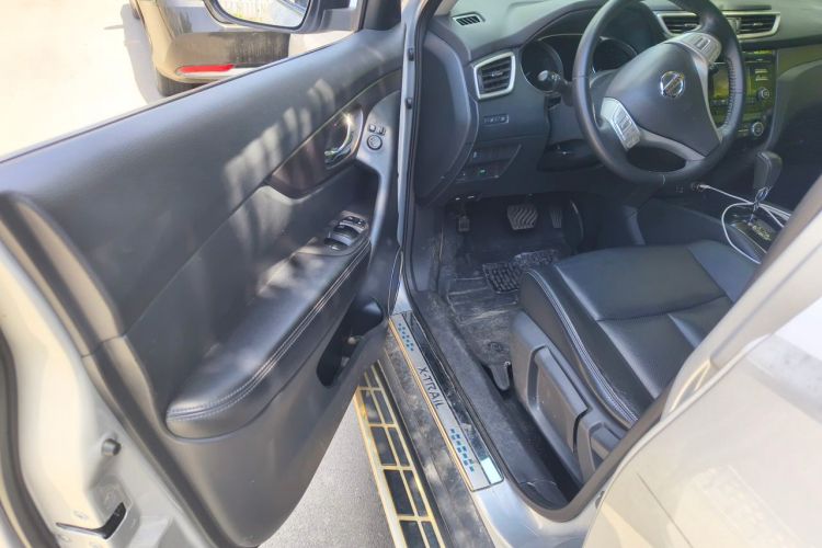 Used Nissan X-Trail 2014 2.0L CVT Comfort Edition 2WD Driver Seat