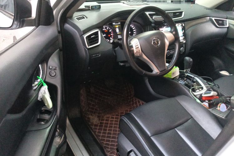 Used Nissan X-Trail 2014 2.0L CVT Comfort Edition 2WD Driver Seat