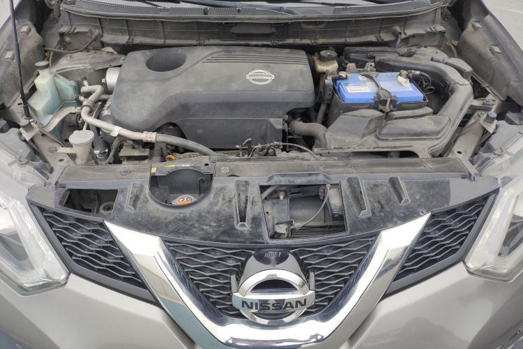 Used Nissan X-Trail 2014 2.5L CVT Ultimate Edition 4WD Engine Bay
