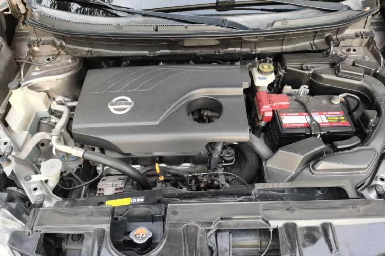 Used Nissan X-Trail 2014 2.0L CVT Comfort Edition 2WD Engine Bay