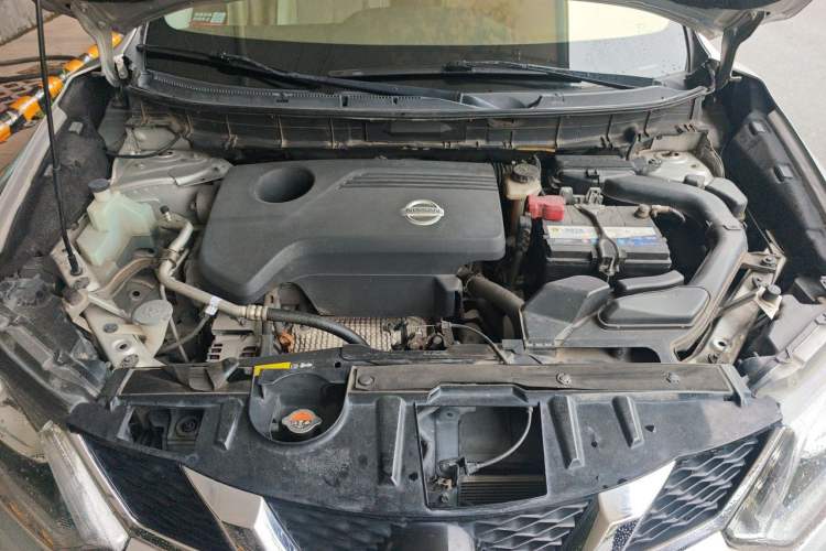 Used Nissan X-Trail 2014 2.5L CVT Ultimate Edition 4WD Engine Bay