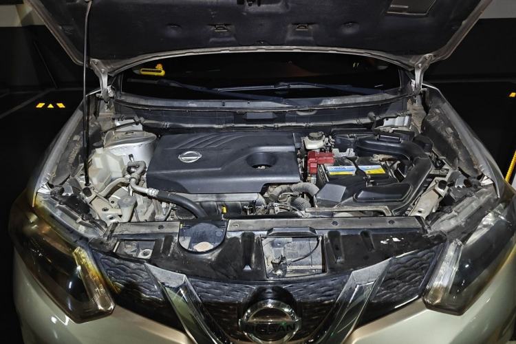 Used Nissan X-Trail 2014 2.0L CVT Comfort Edition 2WD Engine Bay