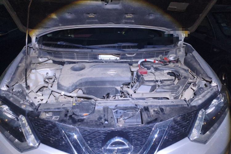 Used Nissan X-Trail 2014 2.5L CVT Luxury Edition 4WD Engine Bay