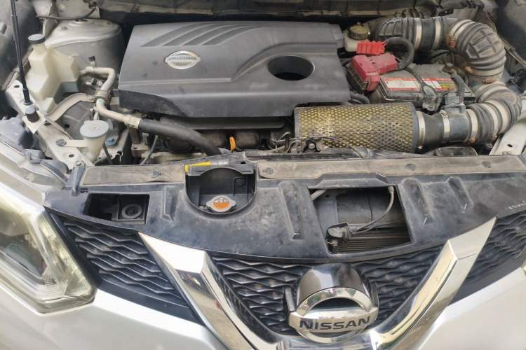 Used Nissan X-Trail 2014 2.0L CVT Comfort Edition 2WD Engine Bay