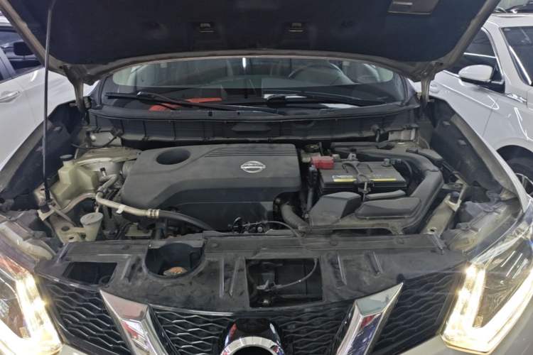 Used Nissan X-Trail 2014 2.5L CVT Luxury Edition 4WD Engine Bay