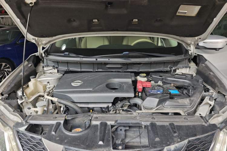 Used Nissan X-Trail 2014 2.0L CVT Comfort Edition 2WD Engine Bay