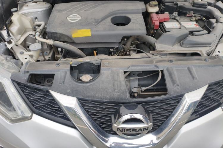 Used Nissan X-Trail 2014 2.0L CVT Comfort Edition 2WD Engine Bay