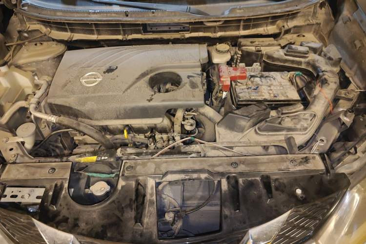 Used Nissan X-Trail 2014 2.0L CVT Comfort Edition 2WD Engine Bay