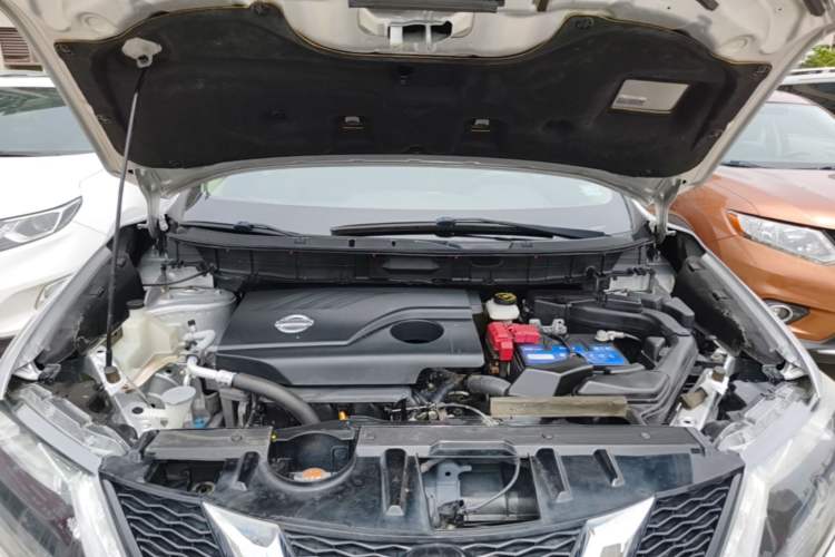 Used Nissan X-Trail 2014 2.0L CVT Comfort Edition 2WD Engine Bay