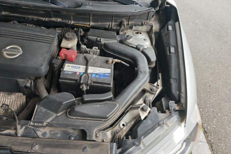 Used Nissan X-Trail 2014 2.5L CVT Ultimate Edition 4WD Engine Bay Left