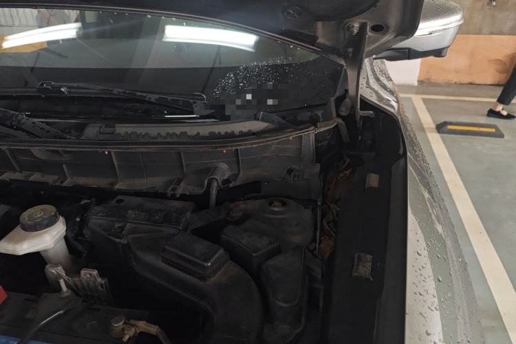 Used Nissan X-Trail 2014 2.0L CVT Comfort Edition 2WD Engine Bay Left
