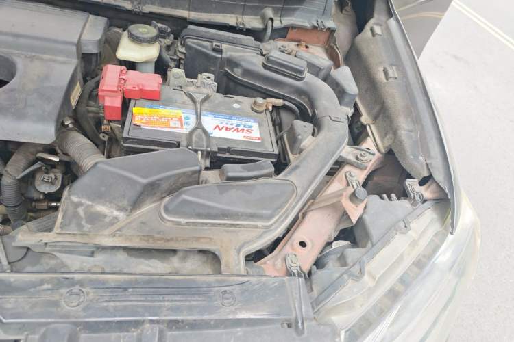 Used Nissan X-Trail 2014 2.0L CVT Comfort Edition 2WD Engine Bay Left
