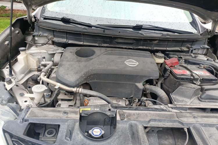 Used Nissan X-Trail 2014 2.5L CVT Ultimate Edition 4WD Engine Bay