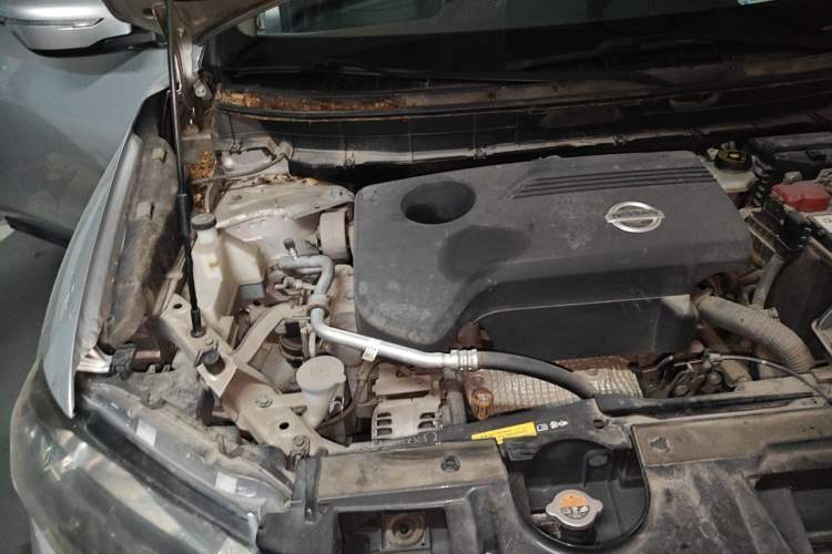 Used Nissan X-Trail 2014 2.5L CVT Leading Edition 4WD Engine Bay Right