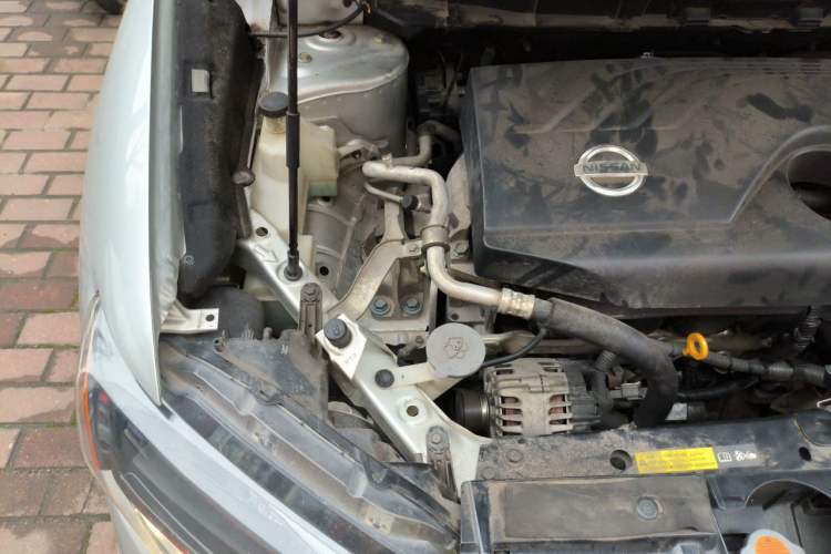 Used Nissan X-Trail 2014 2.0L CVT Comfort Edition 2WD Engine Bay Right