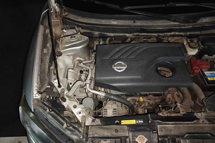 Used Nissan X-Trail 2014 2.0L CVT Comfort Edition 2WD Engine Bay Right