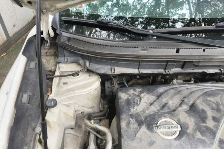 Used Nissan X-Trail 2014 2.0L CVT Comfort Edition 2WD Engine Bay Right