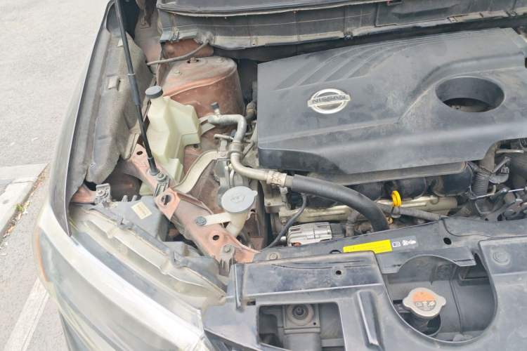Used Nissan X-Trail 2014 2.0L CVT Comfort Edition 2WD Engine Bay Right