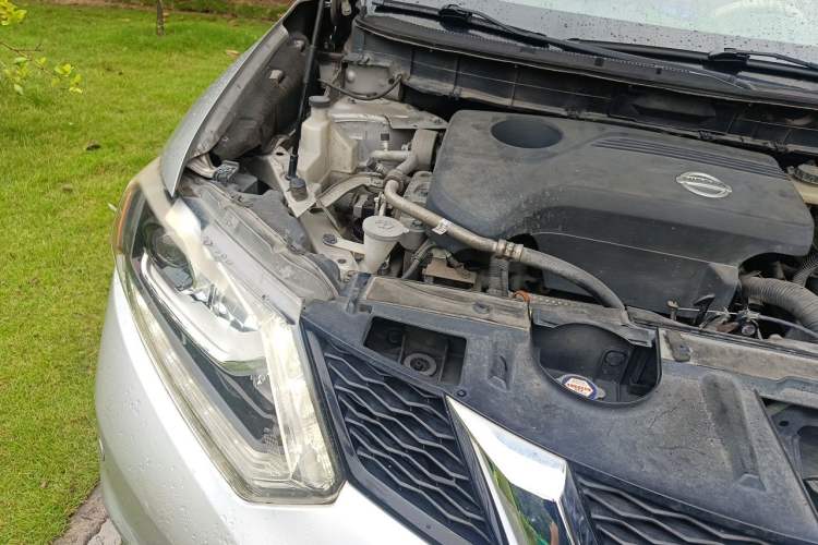 Used Nissan X-Trail 2014 2.5L CVT Ultimate Edition 4WD Engine Bay Right