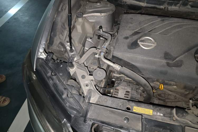 Used Nissan X-Trail 2014 2.0L CVT Comfort Edition 2WD Engine Bay Right