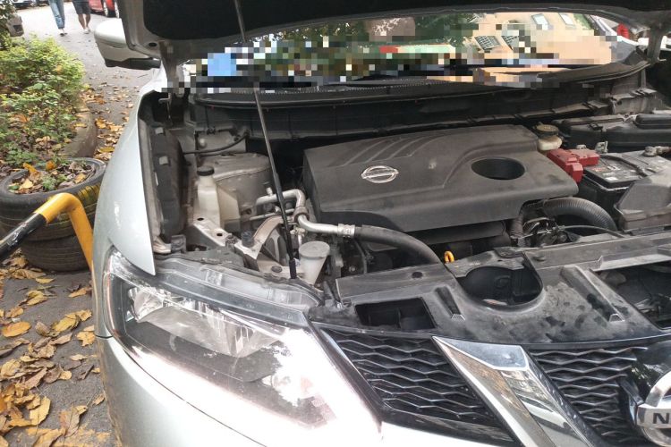 Used Nissan X-Trail 2014 2.0L CVT Comfort Edition 2WD Engine Bay Right