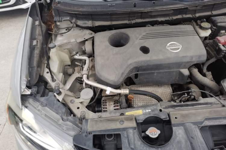 Used Nissan X-Trail 2014 2.5L CVT Luxury Edition 4WD Engine Bay Right