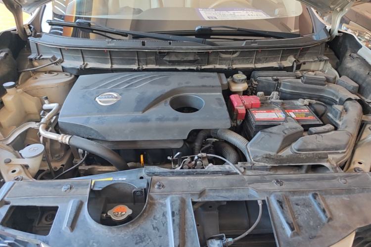 Used Nissan X-Trail 2014 2.0L CVT Comfort Edition 2WD Engine Bay