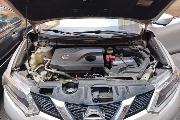 Used Nissan X-Trail 2014 2.0L CVT Comfort Edition 2WD Engine Bay