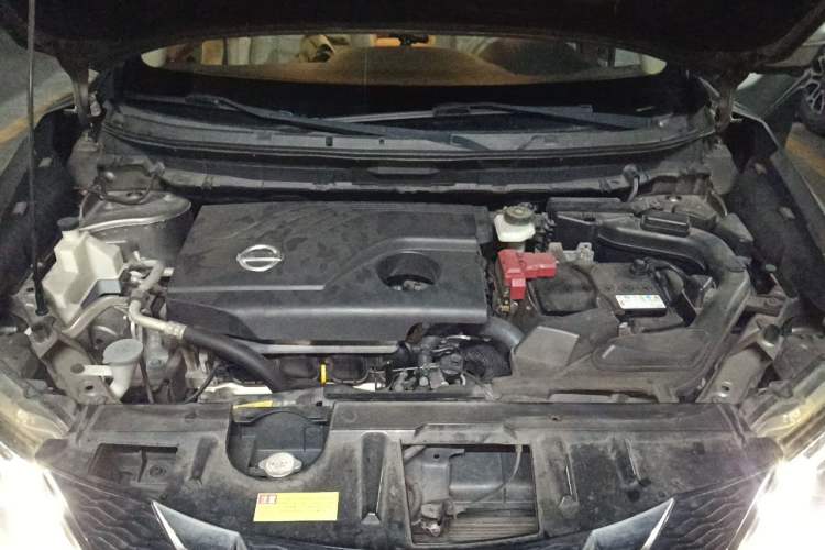 Used Nissan X-Trail 2014 2.0L CVT Comfort Edition 2WD Engine Bay