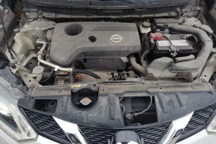 Used Nissan X-Trail 2014 2.5L CVT Luxury Edition 4WD Engine Bay