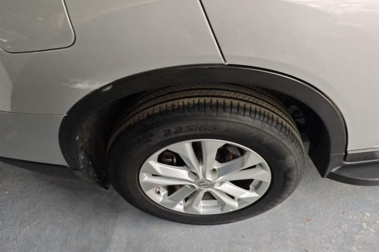 Used Nissan X-Trail 2014 2.0L CVT Comfort Edition 2WD Exterior 5