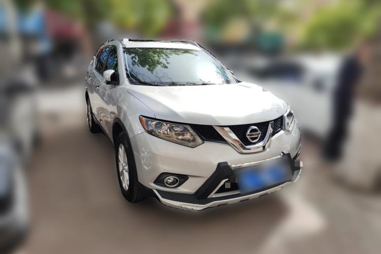 Used Nissan X-Trail 2014 2.5L CVT Luxury Edition 4WD Front Right 45 Deg