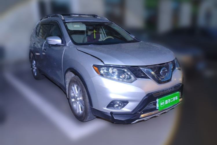 Used Nissan X-Trail 2014 2.5L CVT Luxury Edition 4WD Front Right 45 Deg
