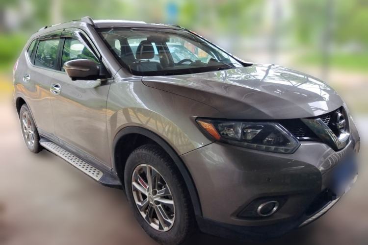 Used Nissan X-Trail 2014 2.5L CVT Luxury Edition 4WD Front Right 45 Deg