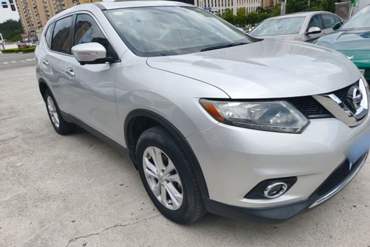 Used Nissan X-Trail 2014 2.0L CVT Comfort Edition 2WD Front Right 45 Deg
