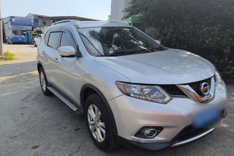 Used Nissan X-Trail 2014 2.5L CVT Luxury Edition 4WD Front Right 45 Deg
