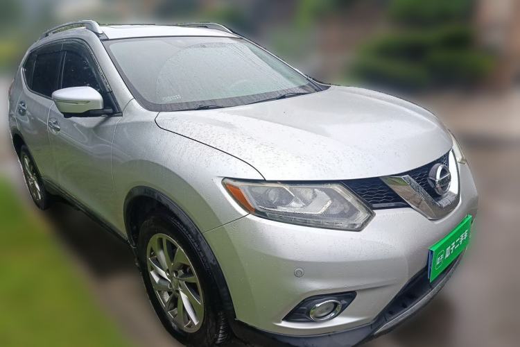 Used Nissan X-Trail 2014 2.5L CVT Ultimate Edition 4WD Front Right 45 Deg