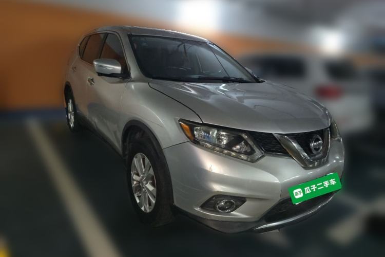 Used Nissan X-Trail 2014 2.0L CVT Comfort Edition 2WD Front Right 45 Deg