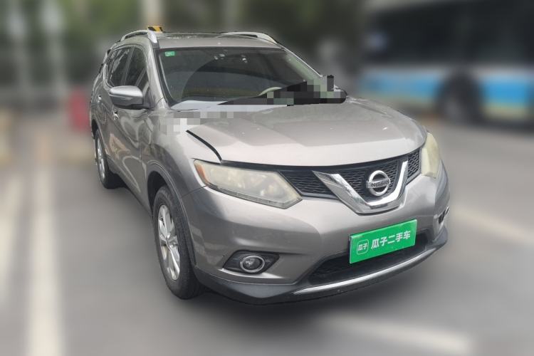 Used Nissan X-Trail 2014 2.5L CVT Leading Edition 4WD Front Right 45 Deg