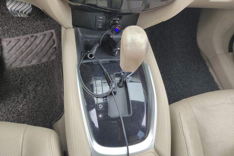 Used Nissan X-Trail 2014 2.5L CVT Ultimate Edition 4WD Gear Lever