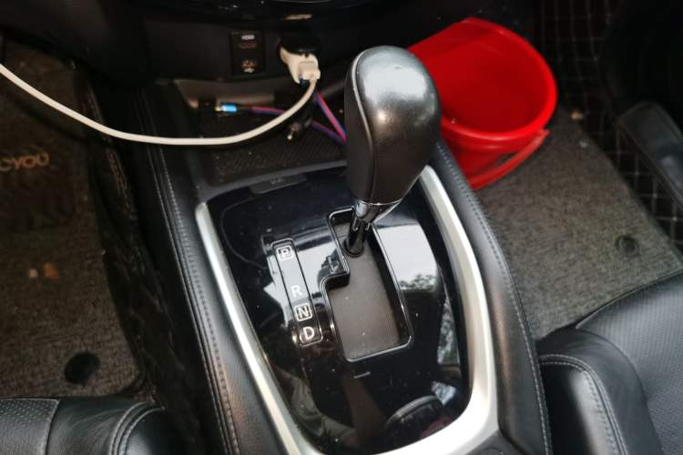 Used Nissan X-Trail 2014 2.0L CVT Comfort Edition 2WD Gear Lever