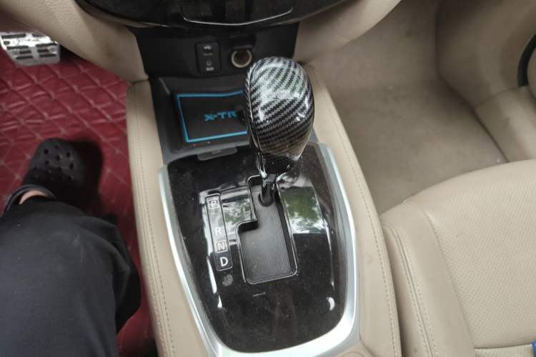 Used Nissan X-Trail 2014 2.0L CVT Comfort Edition 2WD Gear Lever