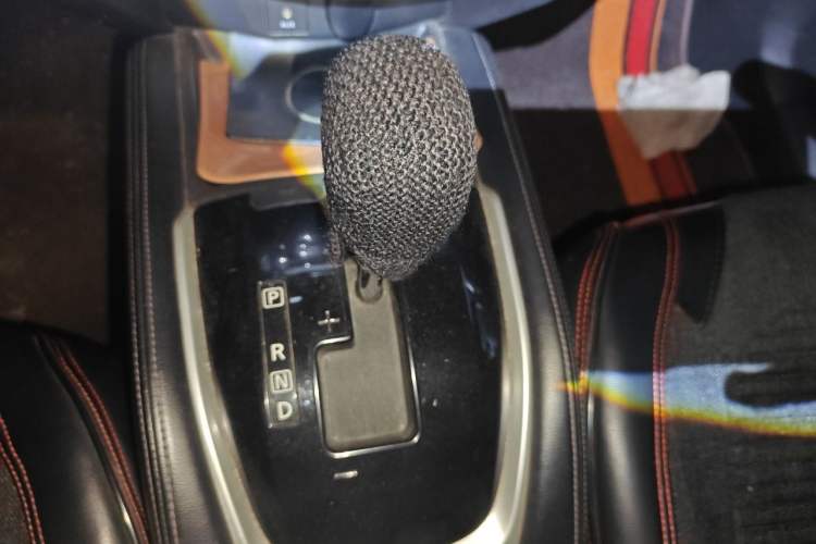 Used Nissan X-Trail 2014 2.0L CVT Comfort Edition 2WD Gear Lever