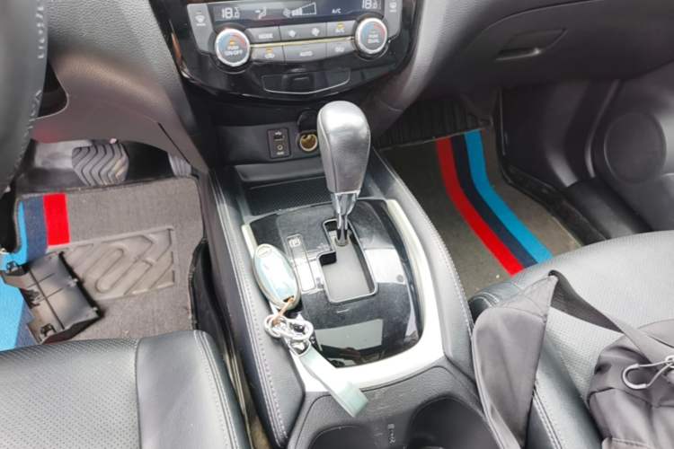 Used Nissan X-Trail 2014 2.0L CVT Comfort Edition 2WD Gear Lever