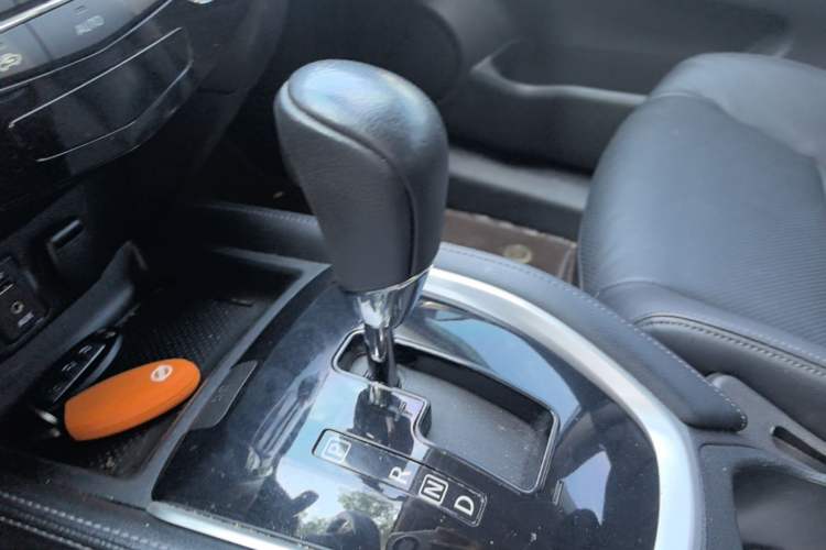 Used Nissan X-Trail 2014 2.5L CVT Luxury Edition 4WD Gear Lever