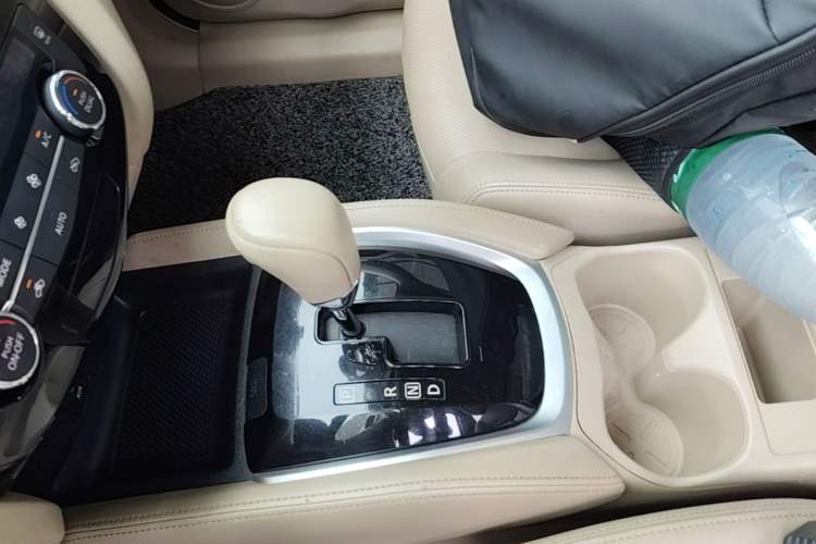 Used Nissan X-Trail 2014 2.0L CVT Comfort Edition 2WD Gear Lever