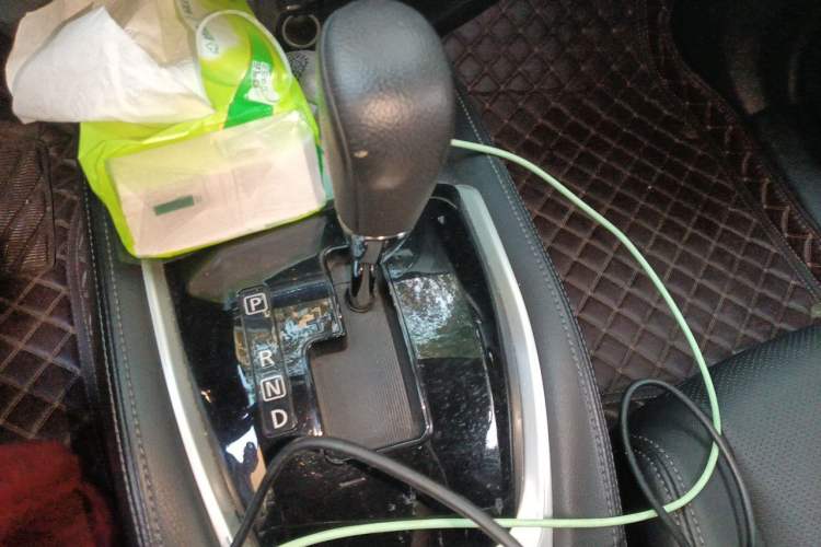 Used Nissan X-Trail 2014 2.0L CVT Comfort Edition 2WD Gear Lever